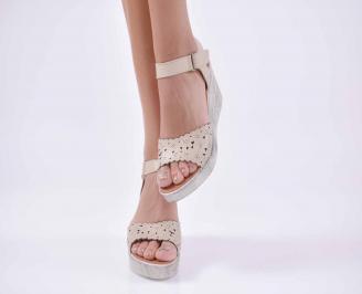 Дамски сандали на платформа бежови EOBUVKIBG