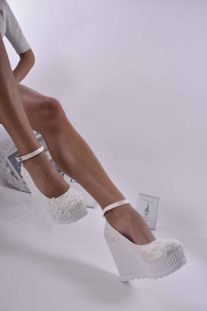 Дамски обувки на платформа бели EOBUVKIBG