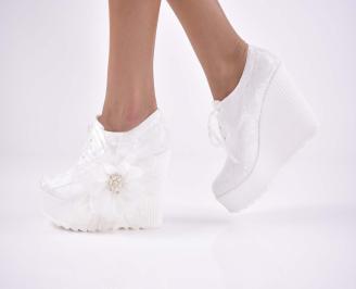 Дамски обувки   на платформа  бели EOBUVKIBG