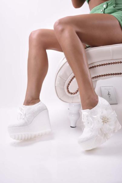 Дамски обувки   на платформа  бели EOBUVKIBG
