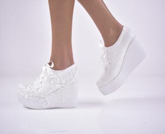 Дамски обувки на платформа бели EOBUVKIBG