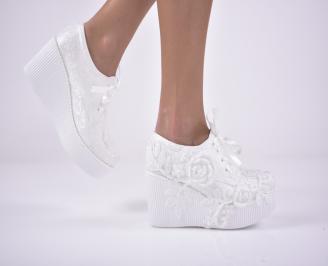Дамски обувки на платформа бели EOBUVKIBG