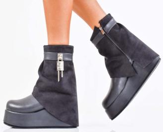 Дамски боти на платформа черни EOBUVKIBG