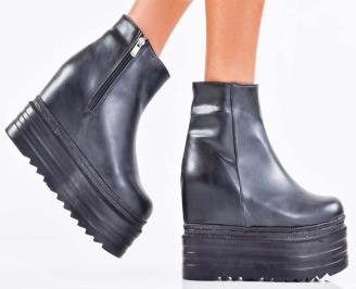 Дамски боти на платформа черни EOBUVKIBG