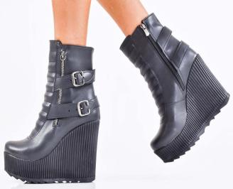 Дамски боти на платформа черни EOBUVKIBG