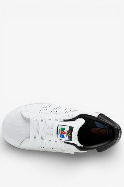ADIDAS Originals Unisex Trefoil Logo Superstar Shoes White