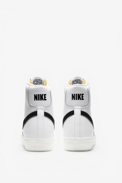 NIKE Blazer Mid 77 Shoes White